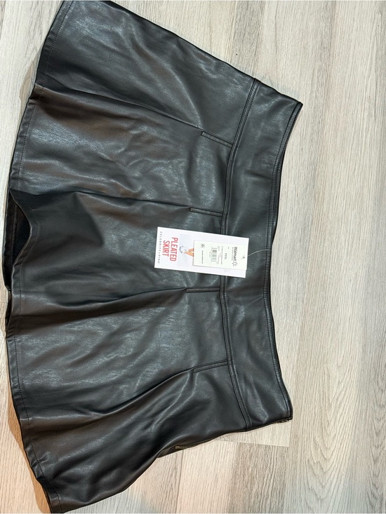Celebrity Pink Dresses & Skirts - Celebrity Pink Black Faux Leather Pleated Mini Skirt